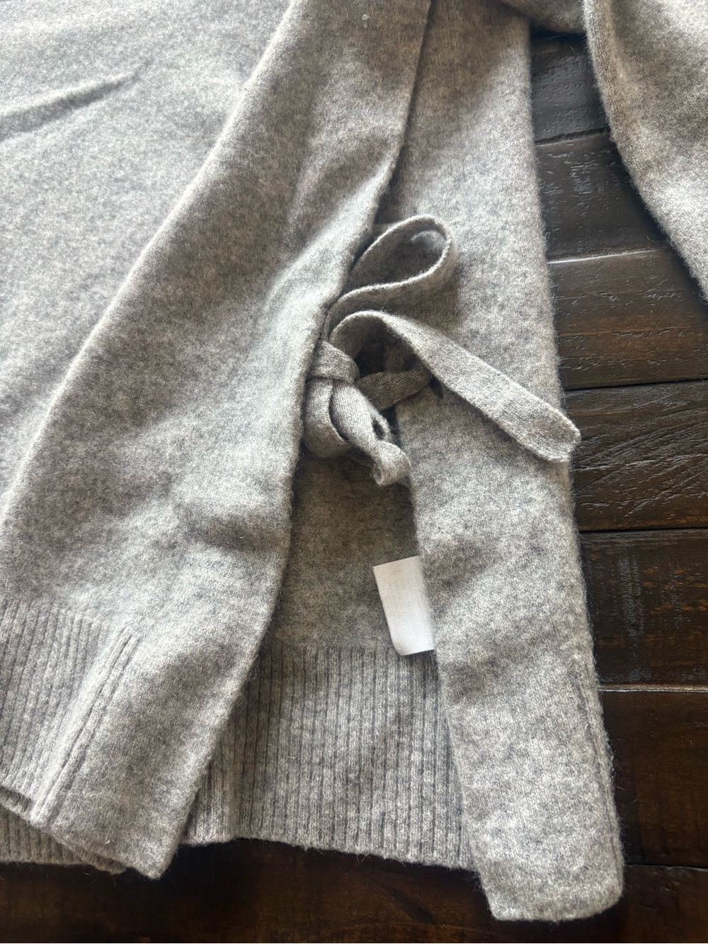 Vince 100% Cashmere Asymmetric Side Tie Sweater Women’s M Gray Crewneck - Picture 7 of 14